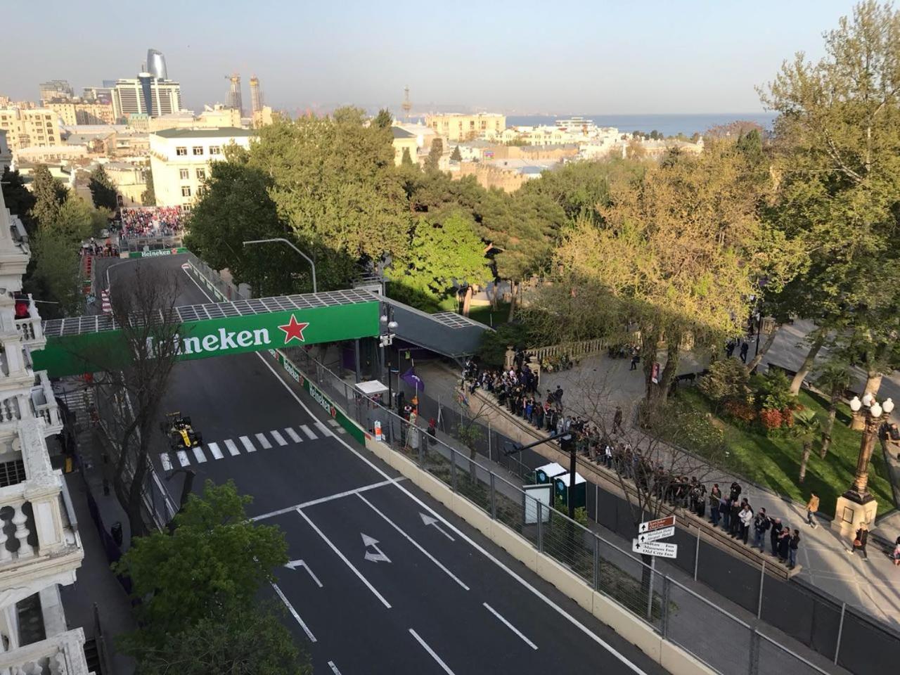 Gates Of Baku Apartment Bagian luar foto